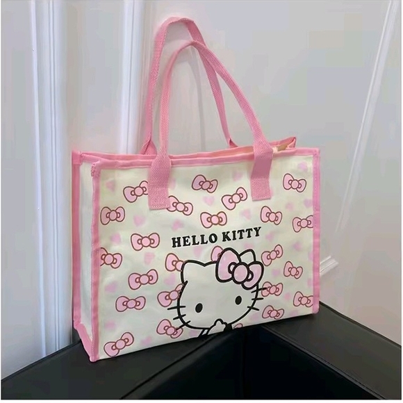 Hello Kitty Bow & Go Collection - Picture 3 of 5
